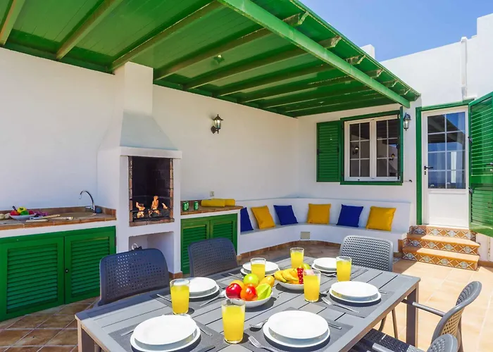 Brenas Villa Playa Blanca